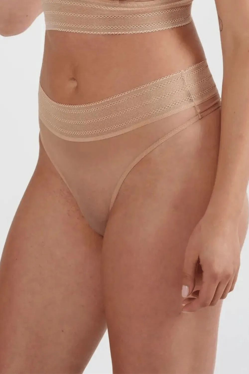 Bare Thong in Powder, Size XL (UK 16)