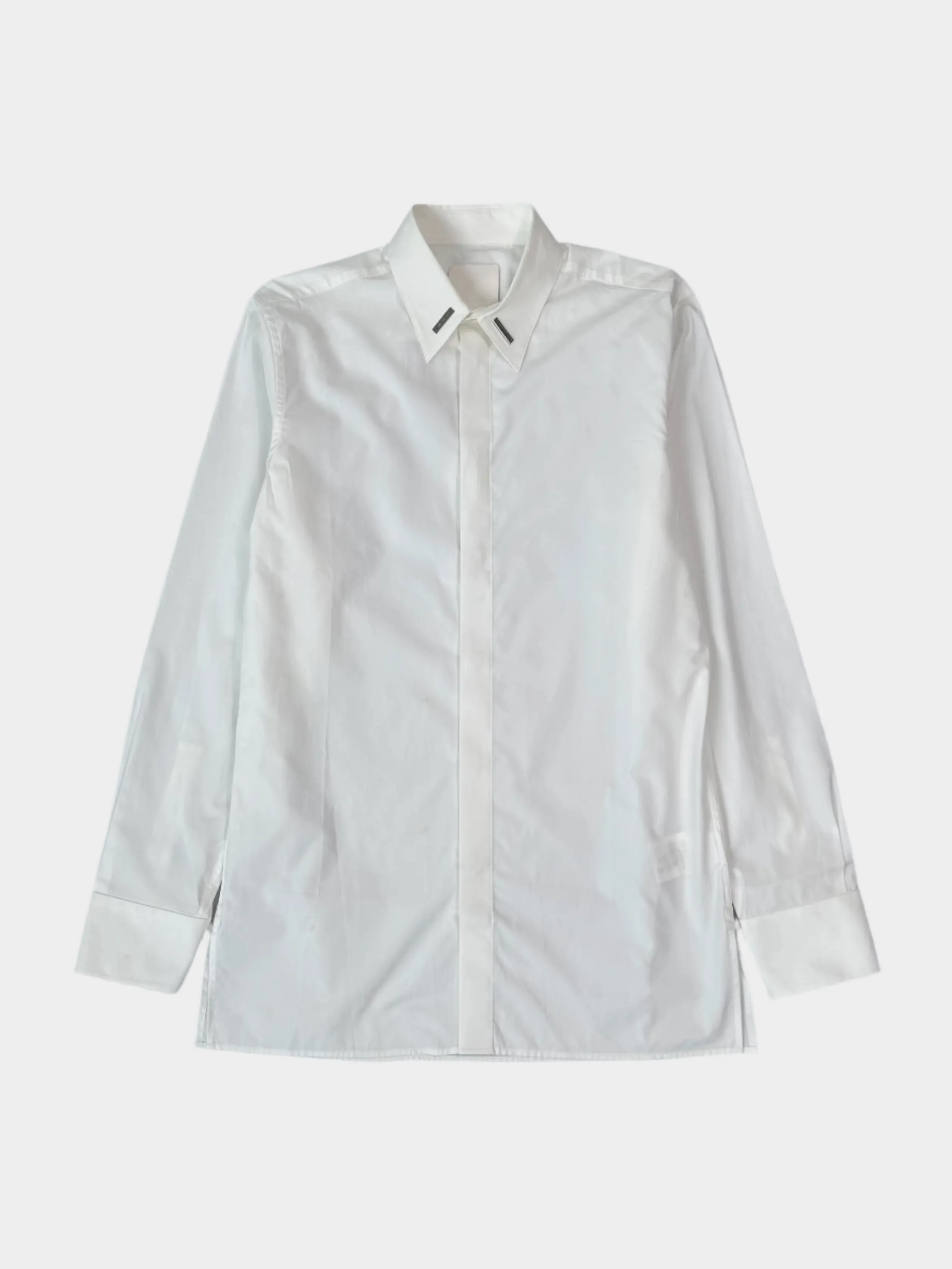 Camicia Bianca Con Colletto A Punta E Dettaglio In Metallo