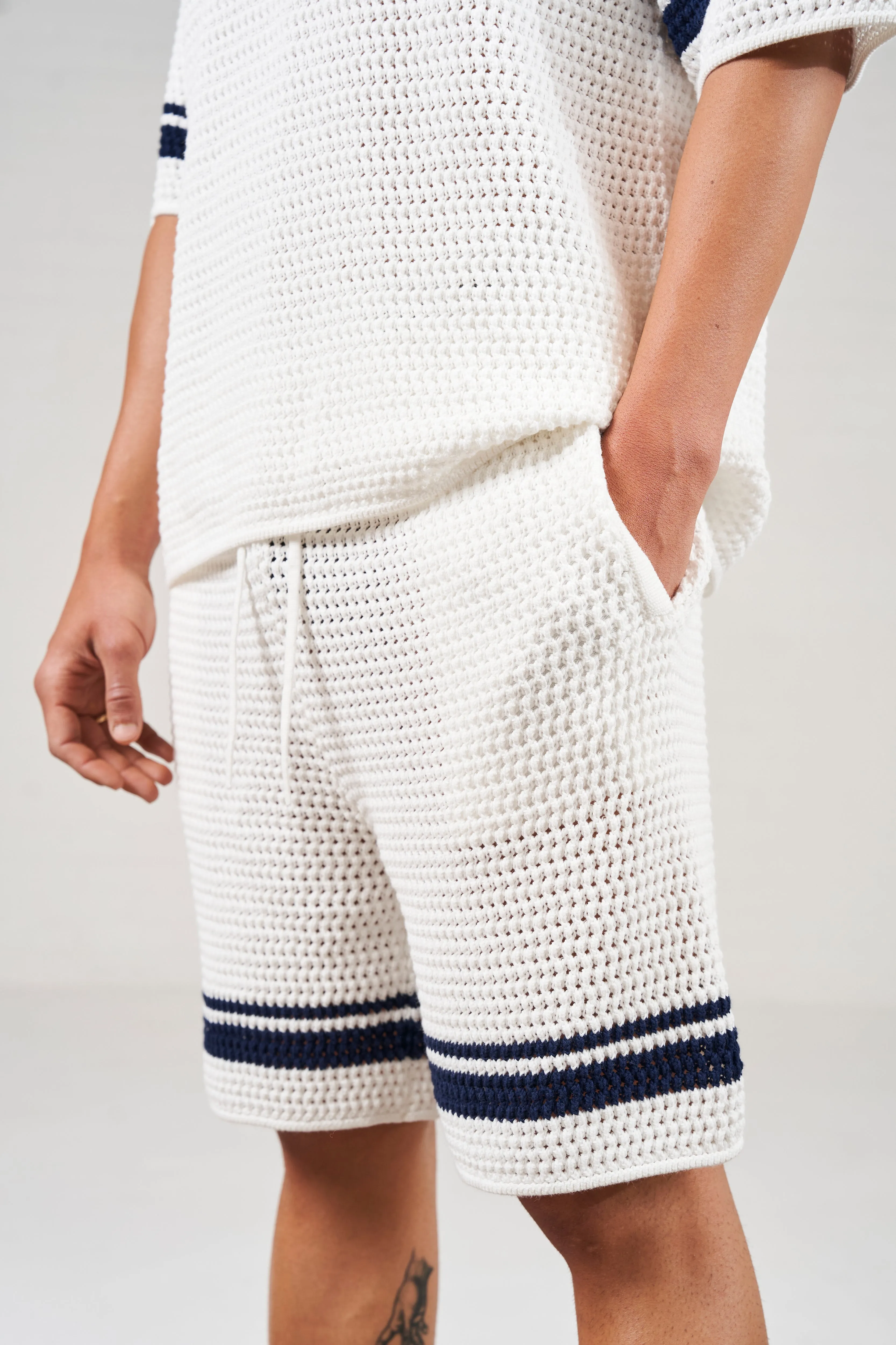CROCHET KNITTED CONTRAST STRIPE SHORTS - WHITE