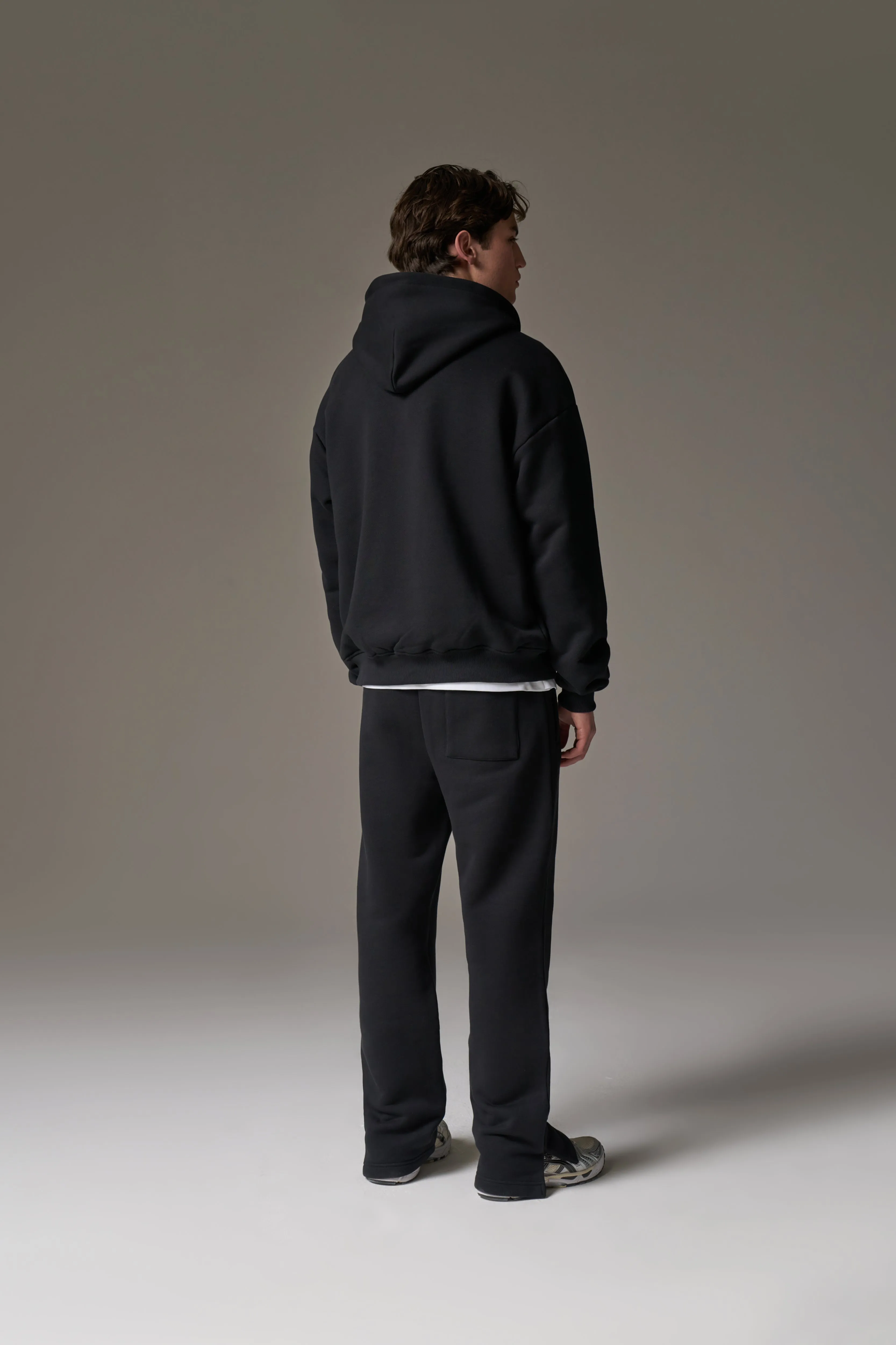 HEAVYWEIGHT EMBLEM APPLIQUE ZIP THROUGH HOODIE - BLACK