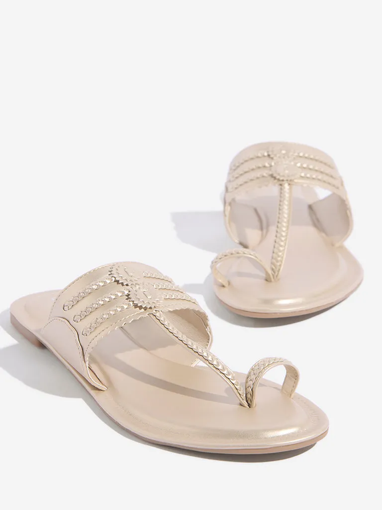 LUNA BLU Light Gold Kolhapuri Sandals