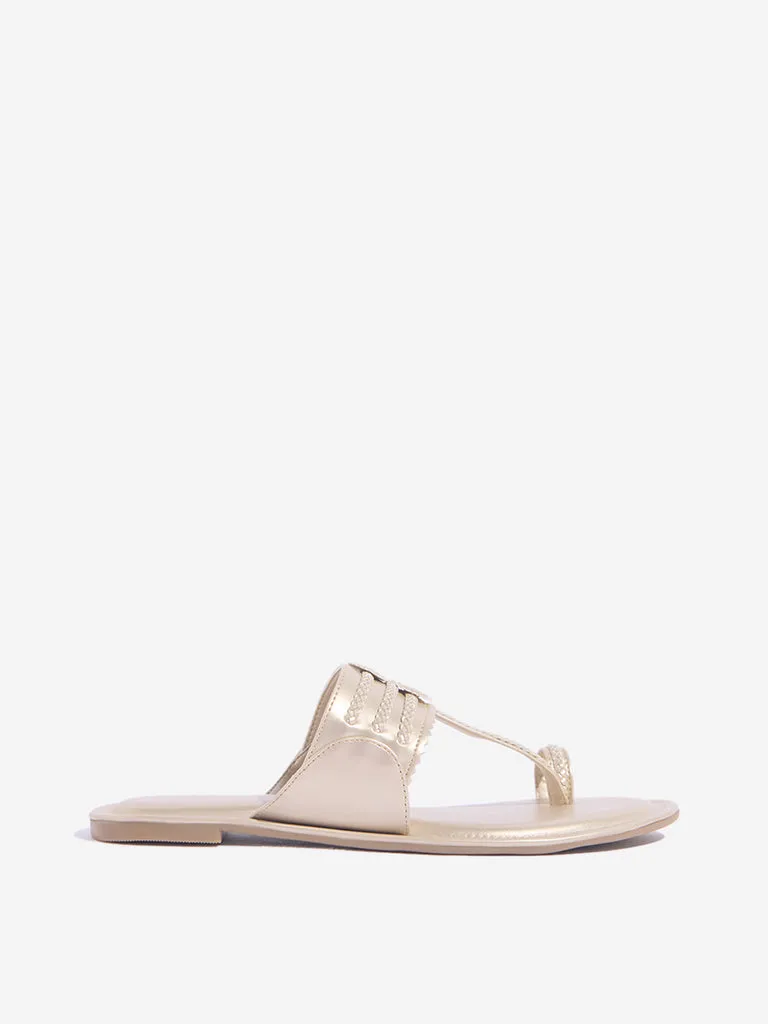 LUNA BLU Light Gold Kolhapuri Sandals