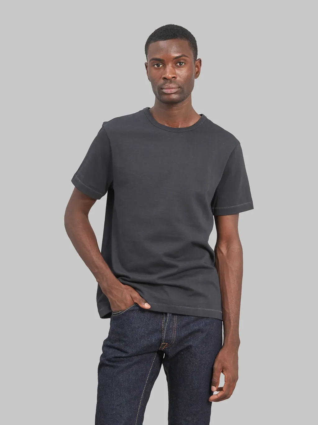 Merz b. Schwanen 215 2-Thread Heavyweight 7.2oz Crewneck Loopwheeled Classic Fit T-Shirt Charcoal