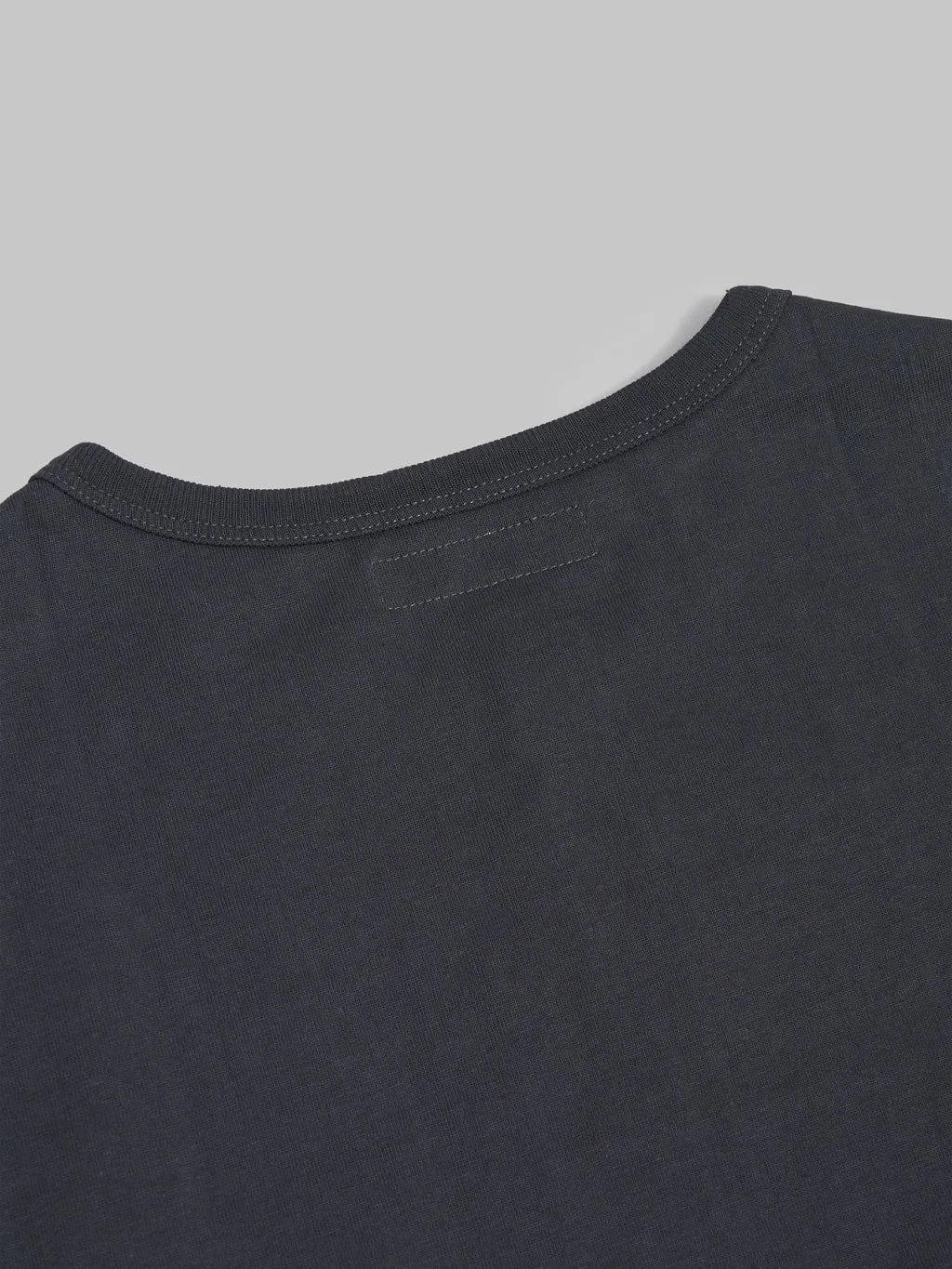 Merz b. Schwanen 215 2-Thread Heavyweight 7.2oz Crewneck Loopwheeled Classic Fit T-Shirt Charcoal