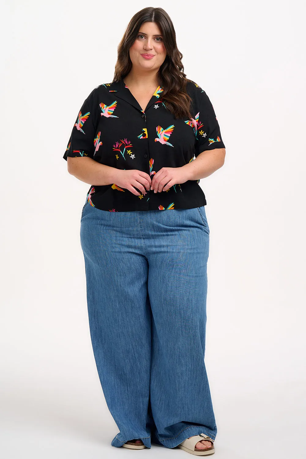 Odele Shirt - Black. Rainbow Parrots