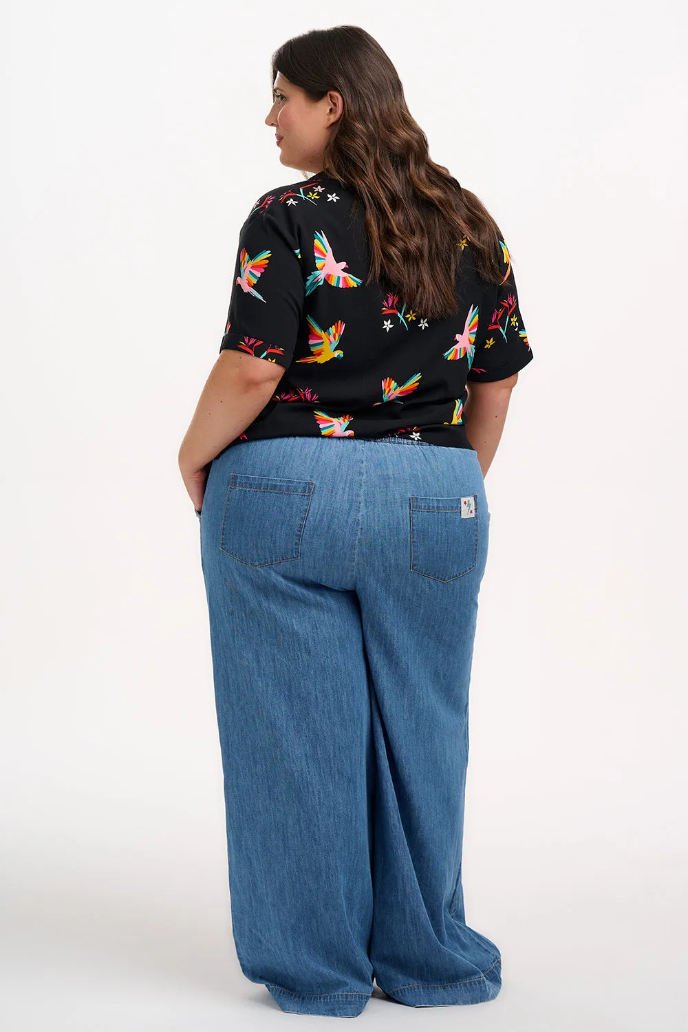 Odele Shirt - Black. Rainbow Parrots