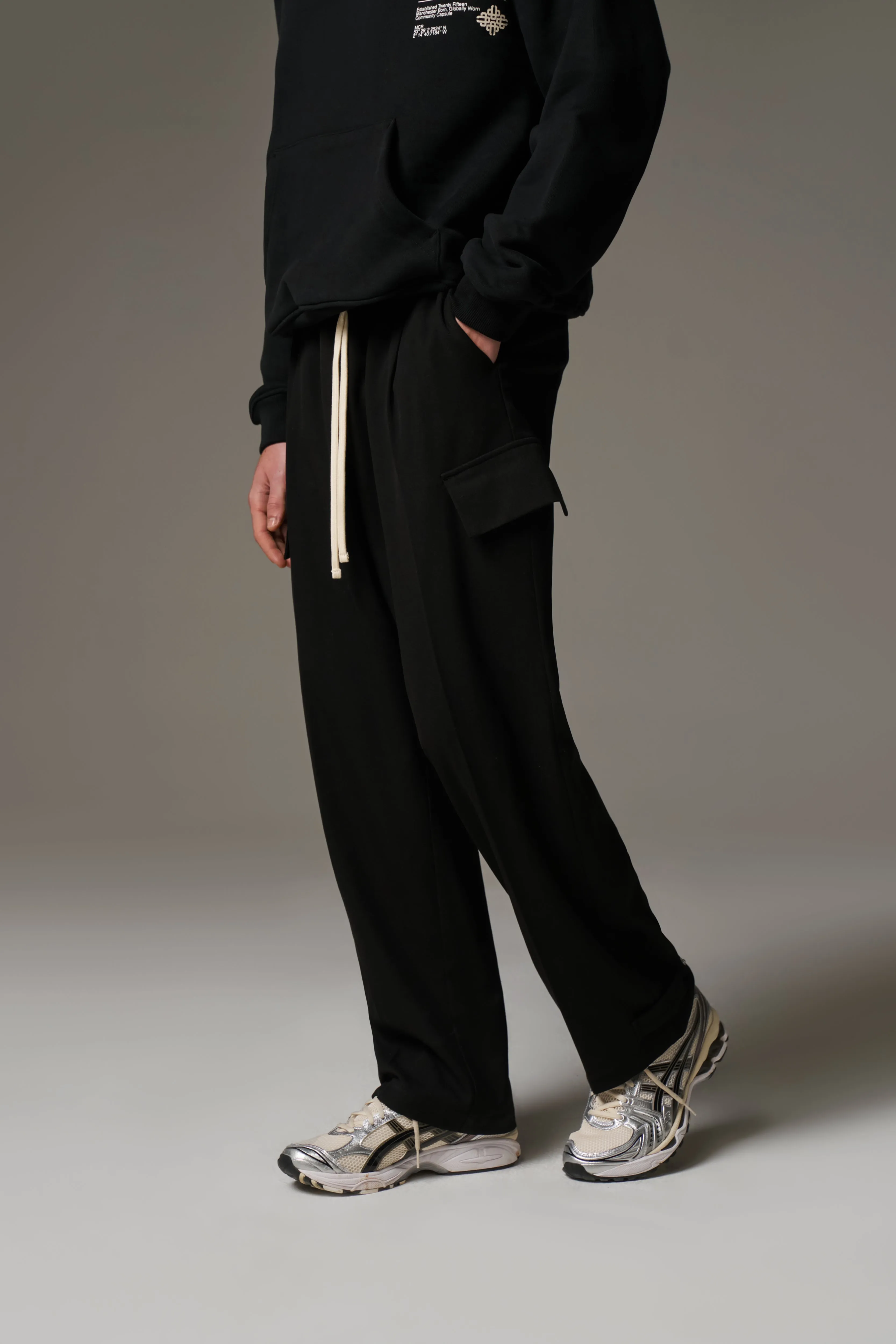 PLEATED WIDE LEG TROUSER - BLACK