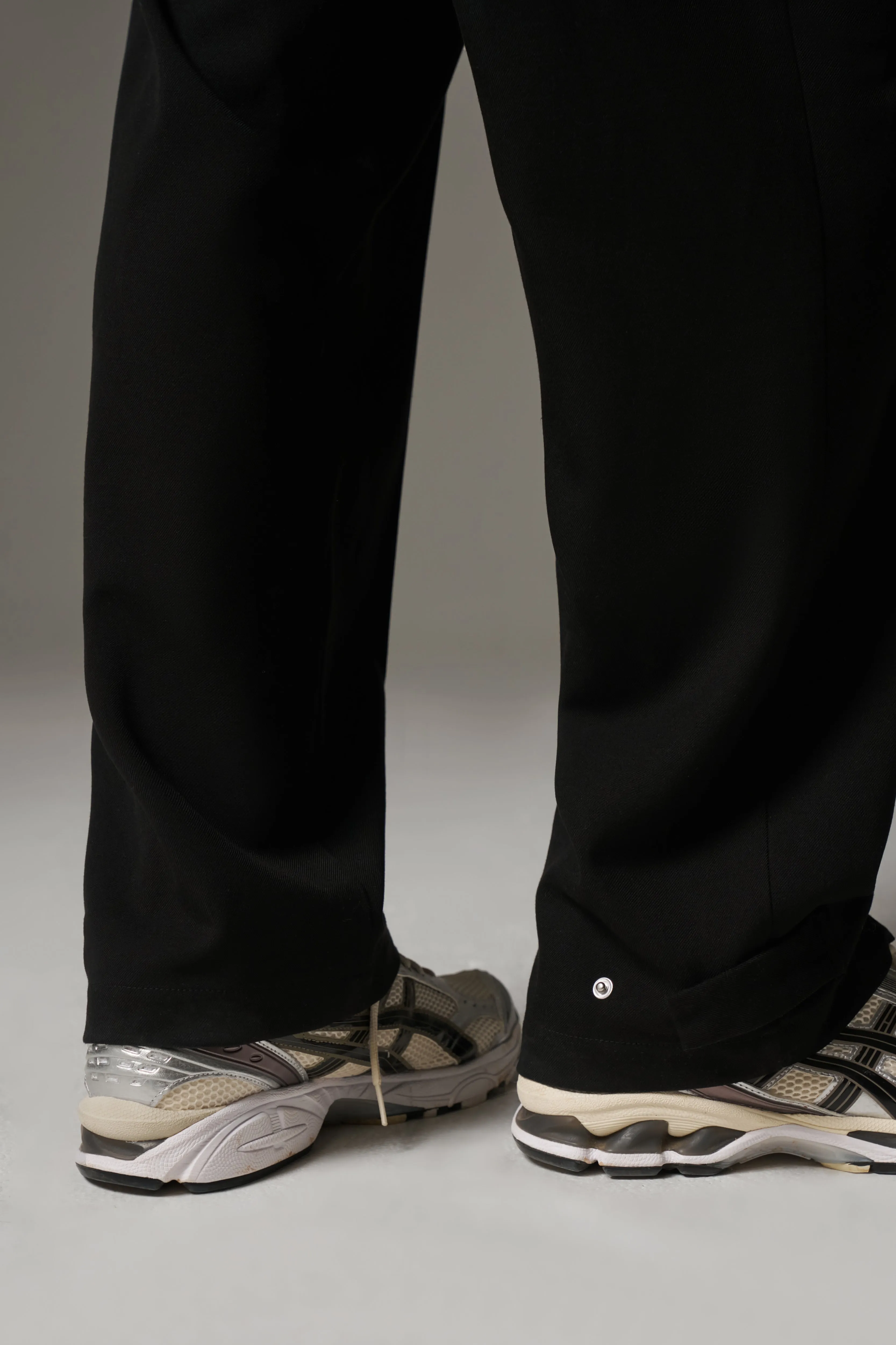 PLEATED WIDE LEG TROUSER - BLACK