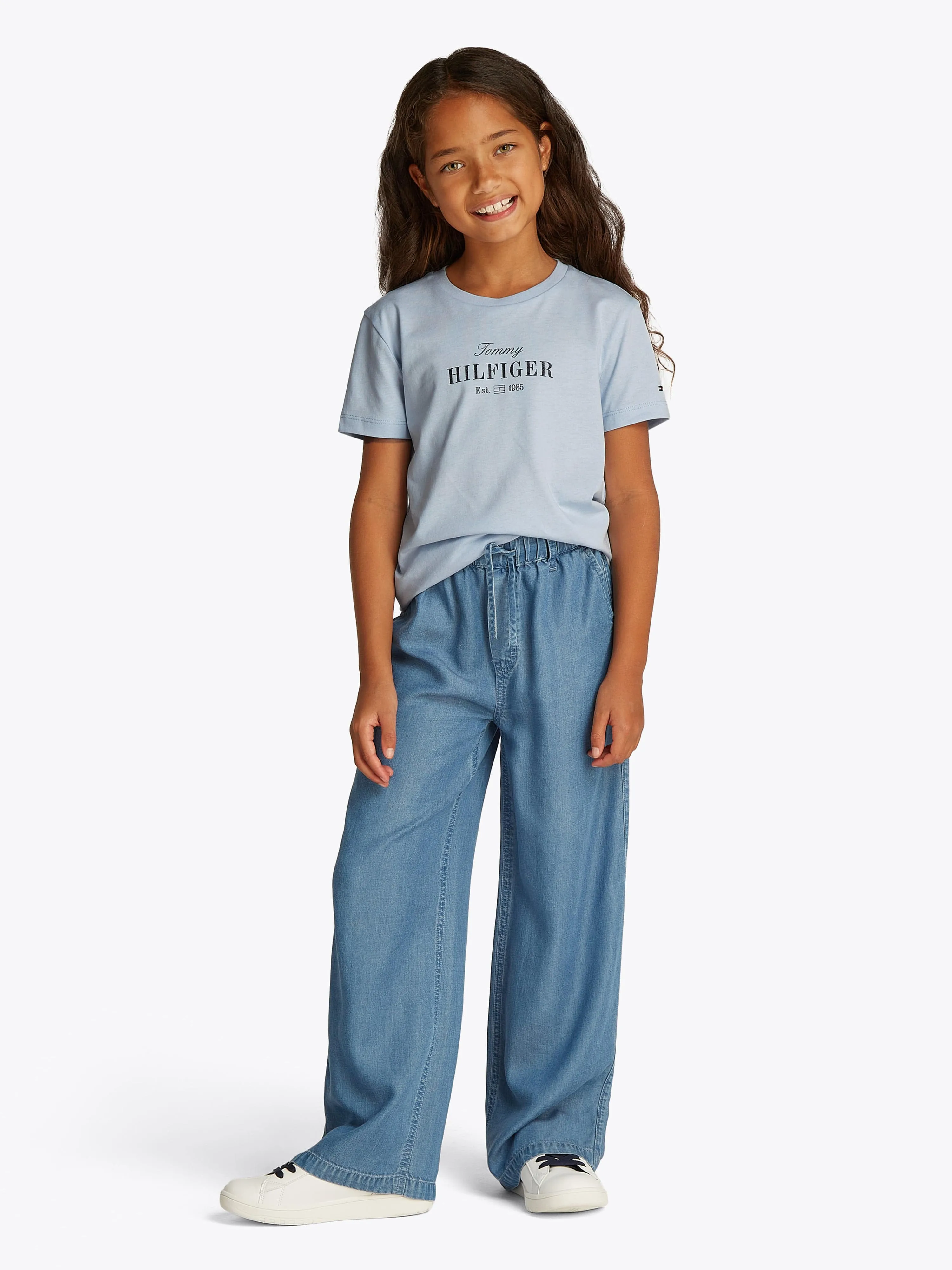 Tommy Hilfiger Girls Script Logo T-Shirt in Blue